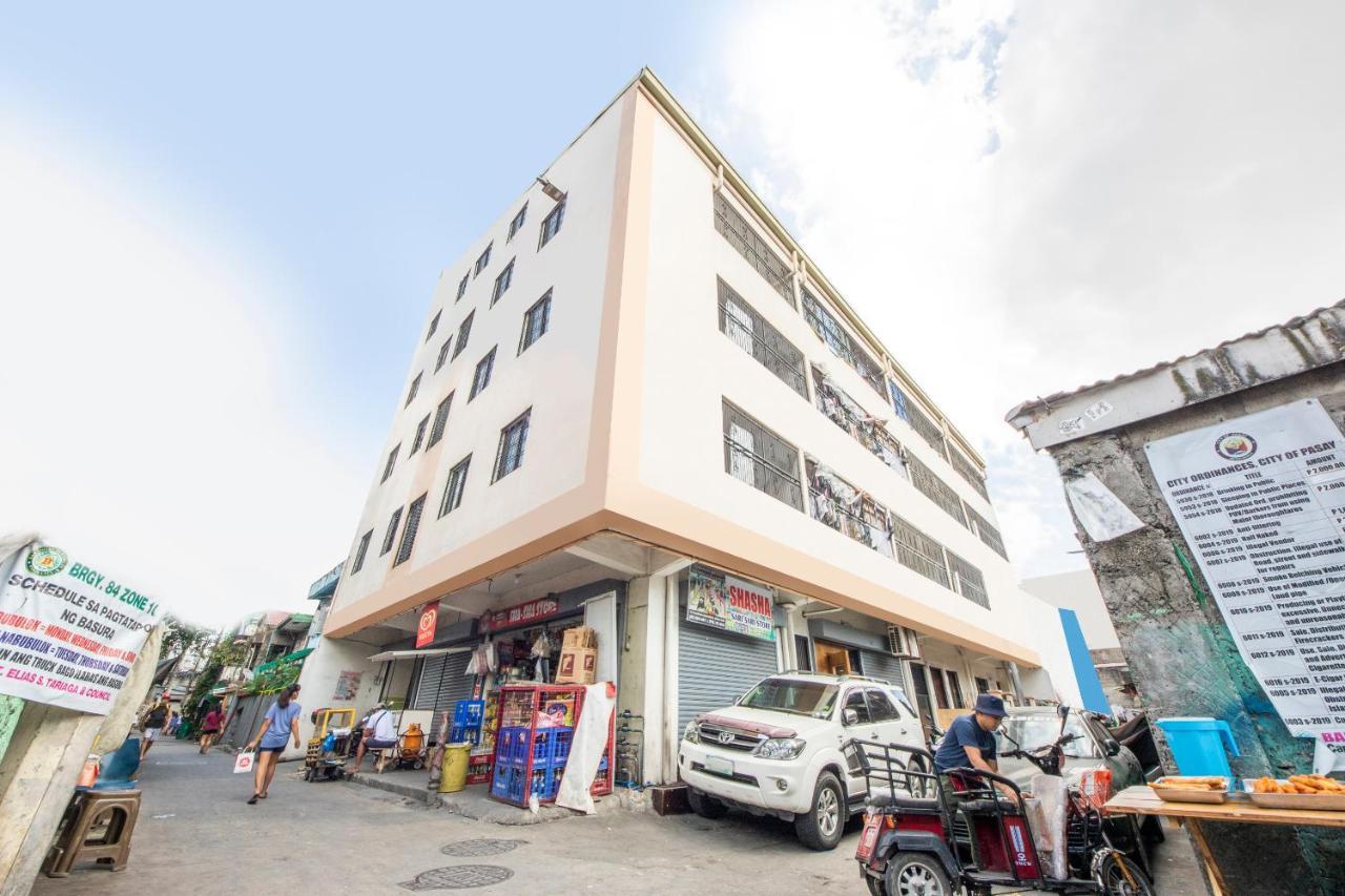 Vaccinated Staff - OYO 578 Red Velvet Suites Manila Exterior foto